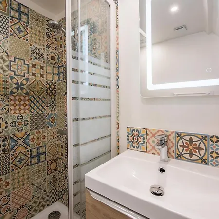 El Arco Iris Entre Port Et Apartman